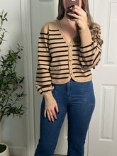 Load image into Gallery viewer, Savannah Button Down Coffee
