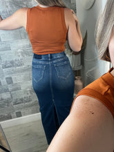 Load image into Gallery viewer, Dynamic Burnt Orange Tank Top
